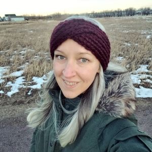 Knitted crossover headband/earwarmer